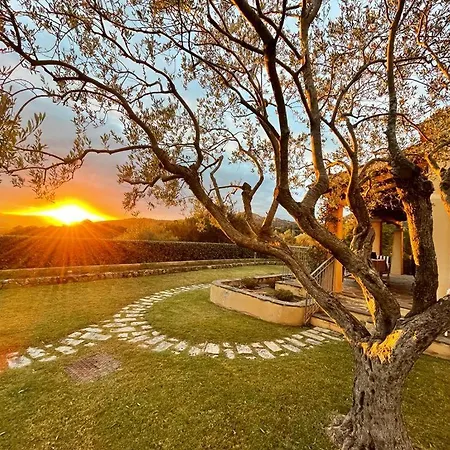 Villa Villa, Private Garden Of Eden, And Stunning Vistas *