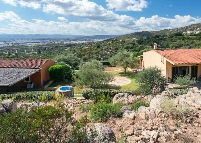 Villa, Private Garden Of Eden, And Stunning Vistas * Pittulongu