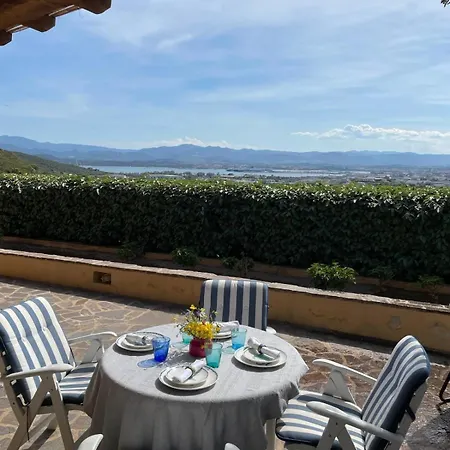 Villa, Private Garden Of Eden, And Stunning Vistas Villa Pittulongu
