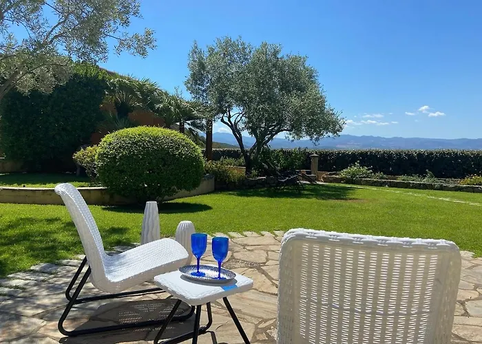 Villa, Private Garden Of Eden, And Stunning Vistas